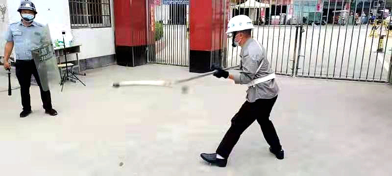 突发暴力事件应急演练2.jpg 突发暴力事件应急演练2.jpg