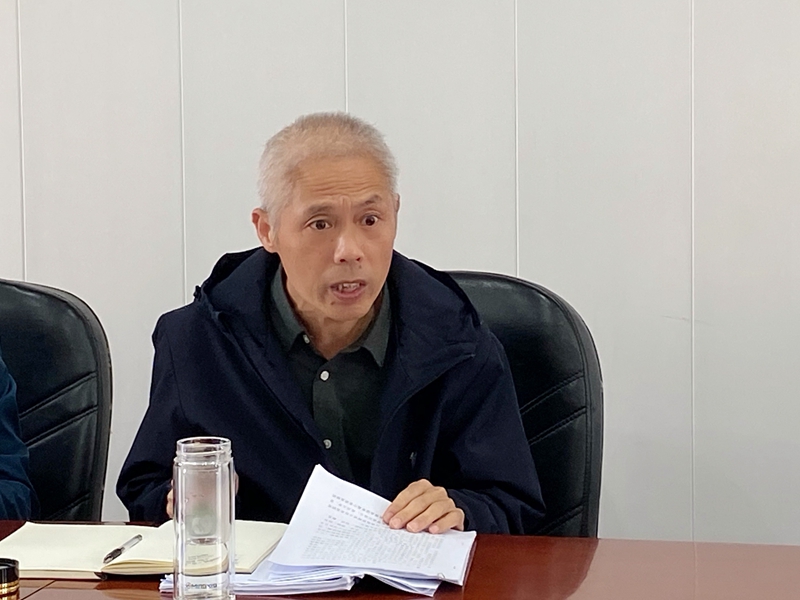 杨峰.jpg 杨峰.jpg