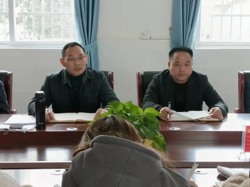 潢川一小召开期中教学工作总结会2.jpg 潢川一小召开期中教学工作总结会2.jpg