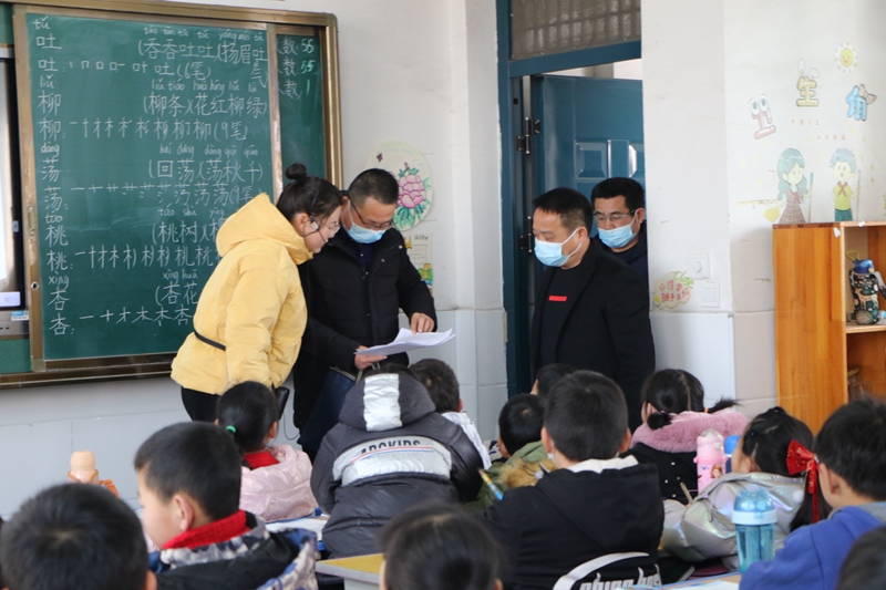 潢川一小迎接县教体局开学工作检查1.JPG