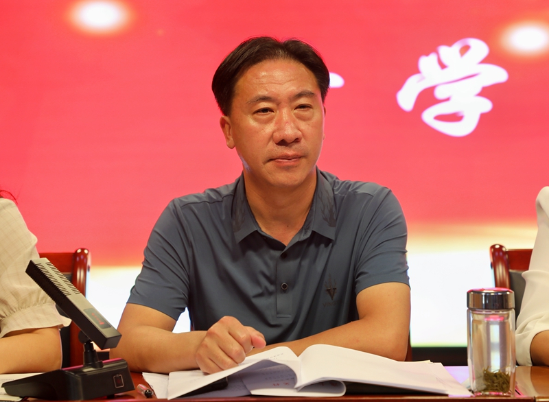 副校长张凯宣布分工.jpg