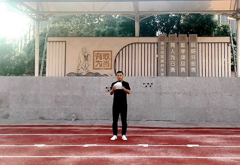 一年级新生家长代表发言.jpg