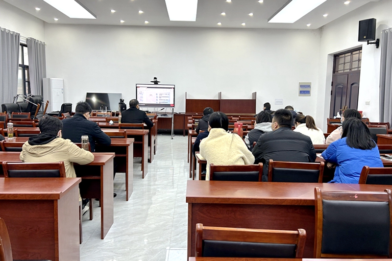伞陂镇收听收看疫情培训会.jpg 伞陂镇收听收看疫情培训会.jpg