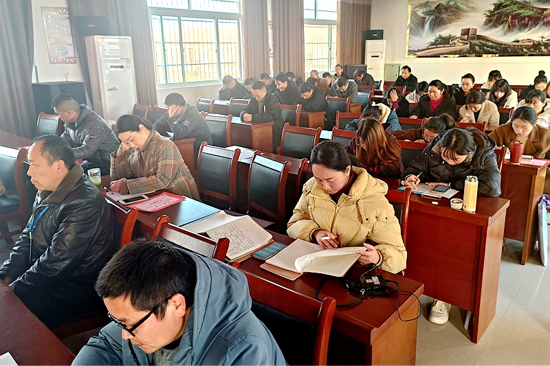会议现场.jpg 会议现场.jpg