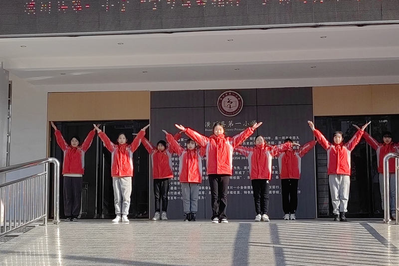 表演舞蹈《学习雷锋好榜样》.jpg 表演舞蹈《学习雷锋好榜样》.jpg