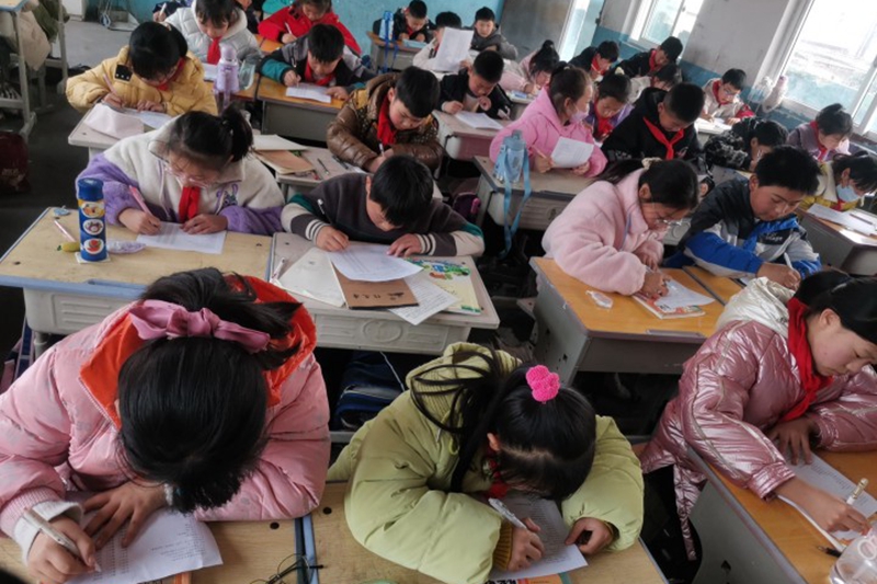 学生填写测评卷2.jpg 学生填写测评卷2.jpg