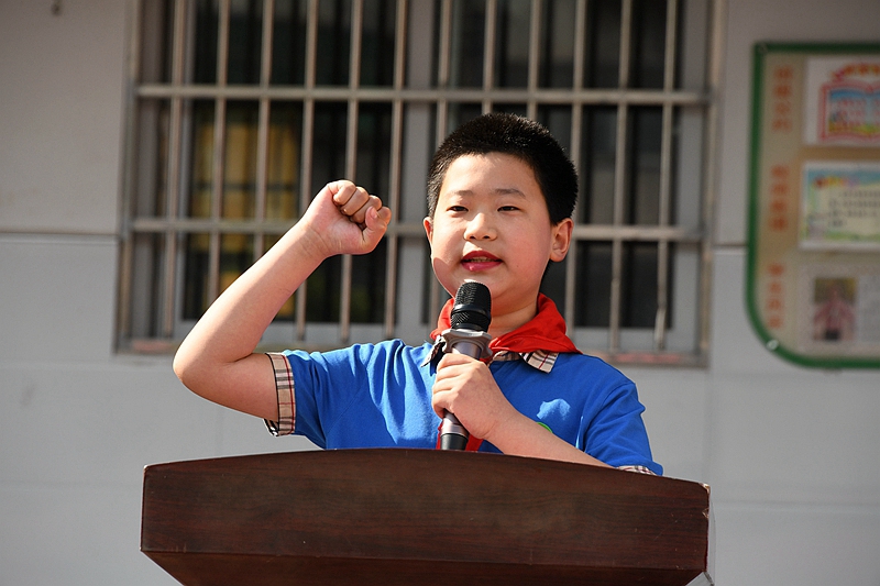 运动员代表宣誓.JPG