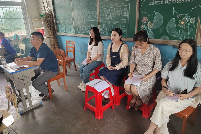教学观摩2.jpg 教学观摩2.jpg