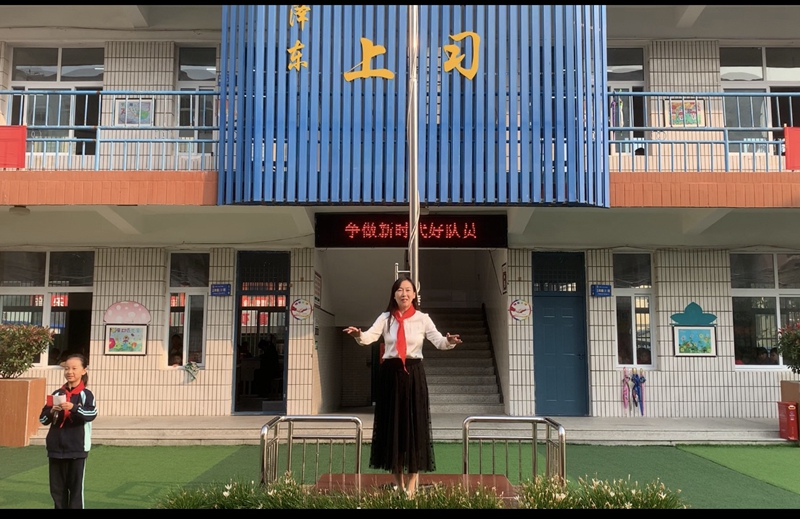齐唱队歌.jpg 齐唱队歌.jpg