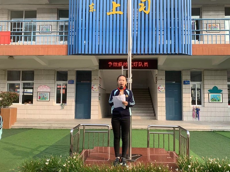 优秀老队员代表发言.jpg