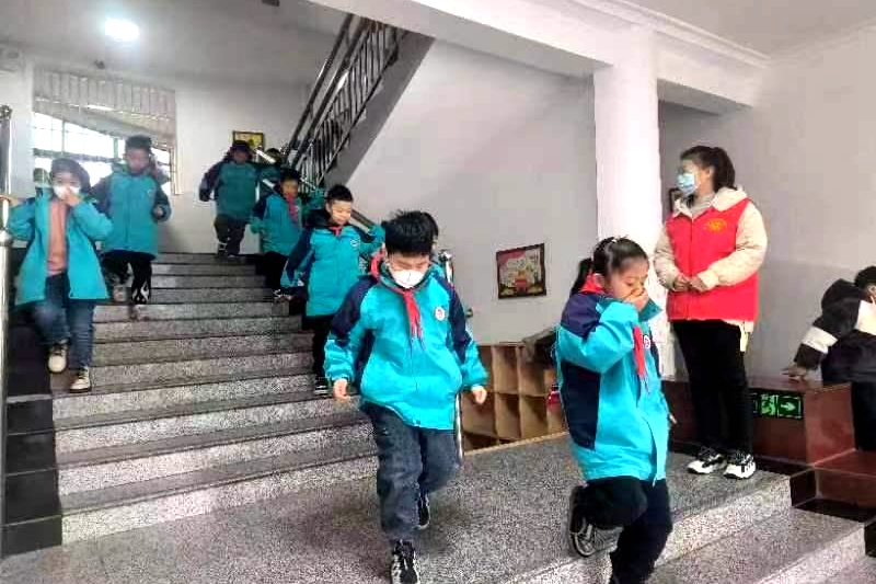 图片2.jpg 图片2.jpg