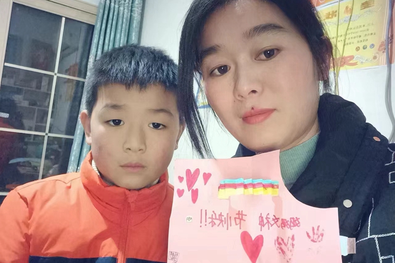 潢川县第一小学开展“温馨三月,感恩有你”主题班会活动5.jpg