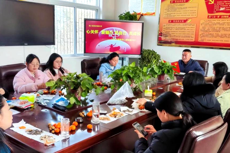 座谈交流1.jpg 座谈交流1.jpg