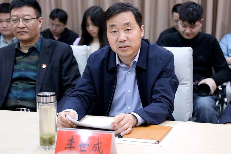 李世成.jpg 李世成.jpg