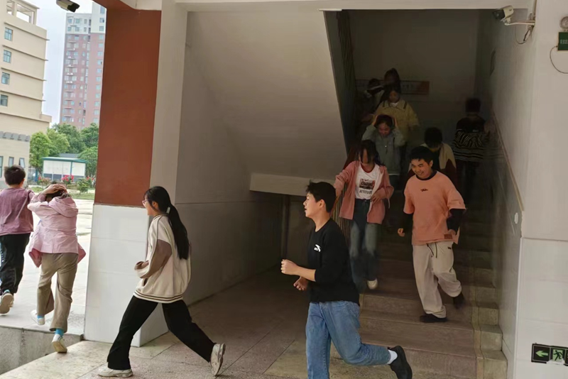 图片30.png 图片30.png