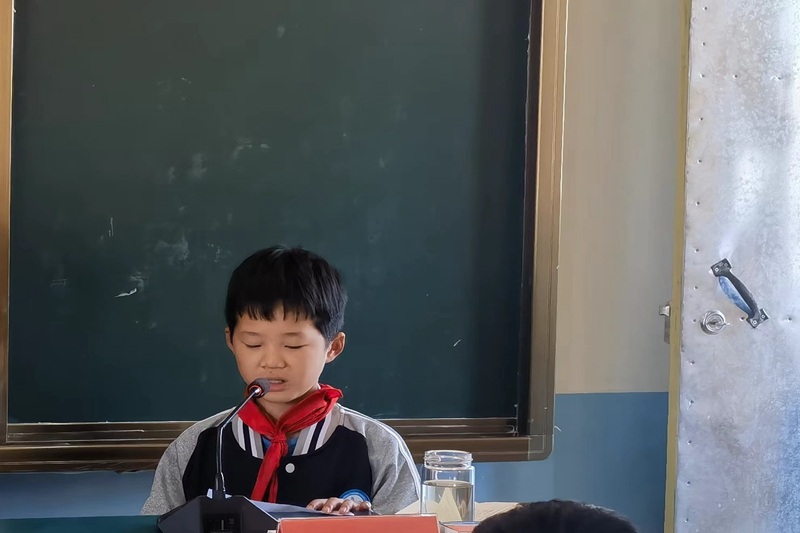 潢川县关工委红色故事宣讲团走进魏岗中心小学4.jpg 潢川县关工委红色故事宣讲团走进魏岗中心小学4.jpg