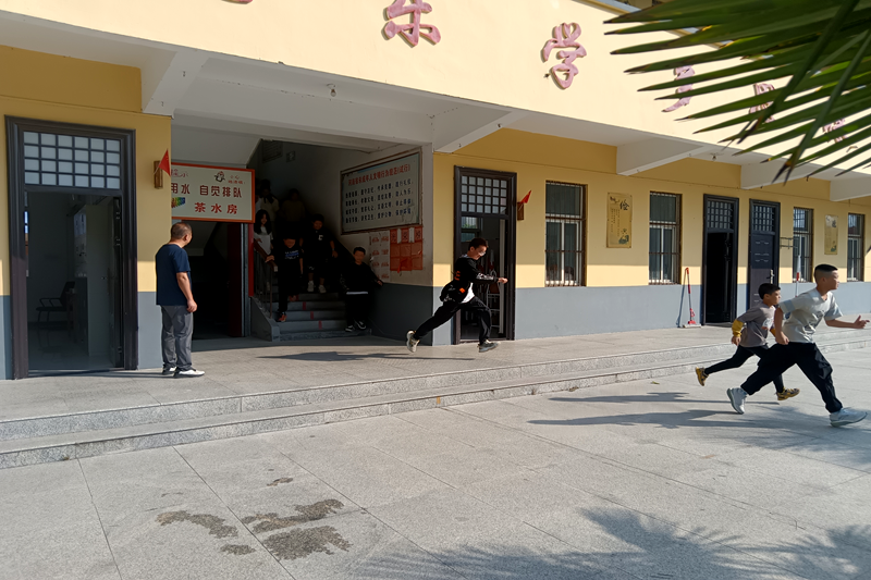 图片 1.png 图片 1.png